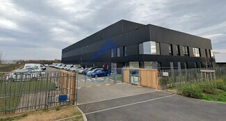 Plus de détails pour Local d'activités à louer