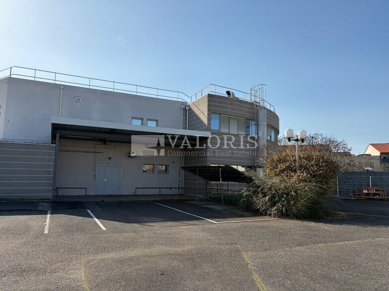 20 Avenue Lucien Buisson, Meyzieu à louer - Photo de l’immeuble – Image 2 sur 8
