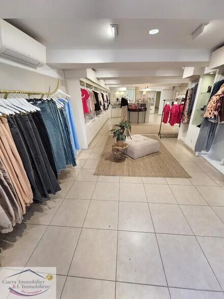 Local commercial dans Cuers à louer - Photo intérieure – Image 3 sur 13