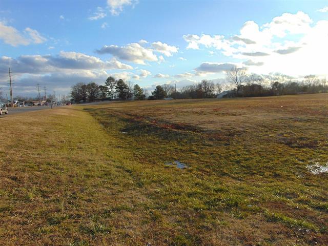 3713 Cloverdale Rd, Florence, AL à vendre Photo principale– Image 1 sur 11