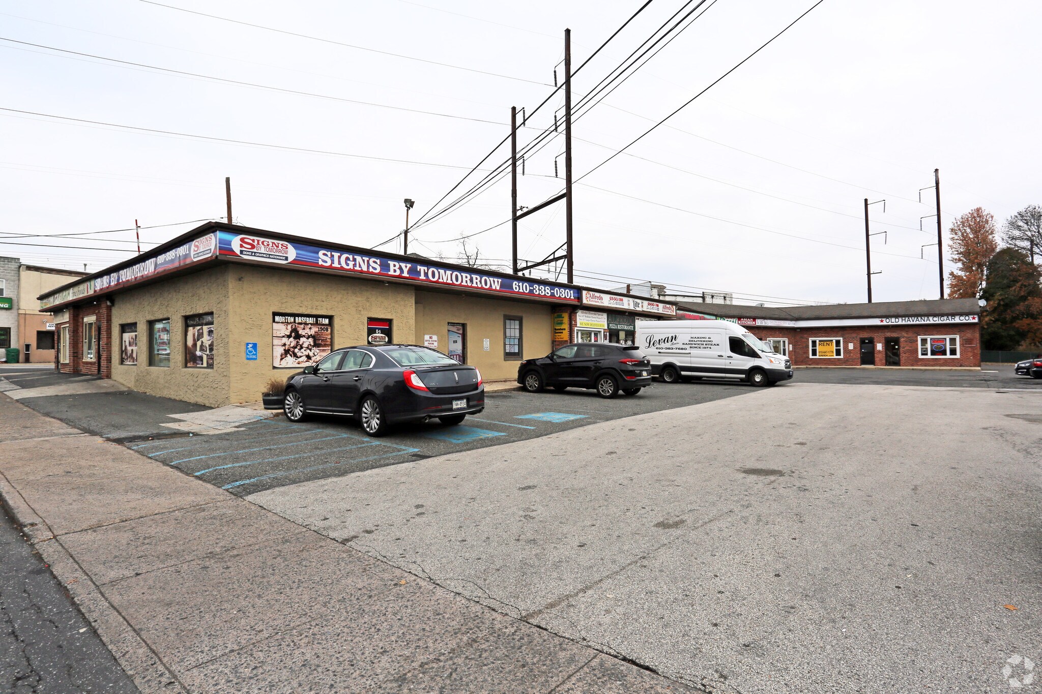 Morton Village Mall portefeuille de 2 biens à vendre sur LoopNet.fr Photo principale– Image 1 sur 3