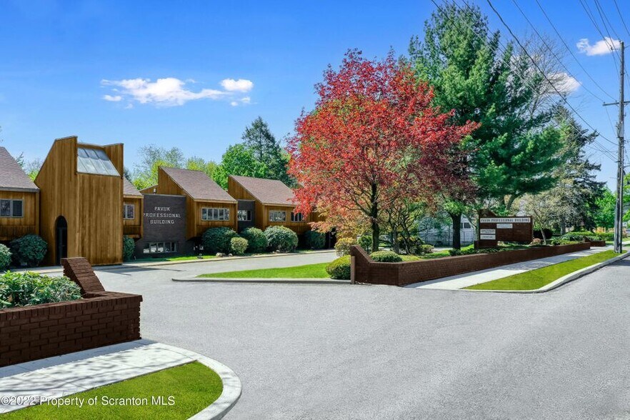 200 Main St, Blakely, PA à louer - Photo de l’immeuble – Image 1 sur 8