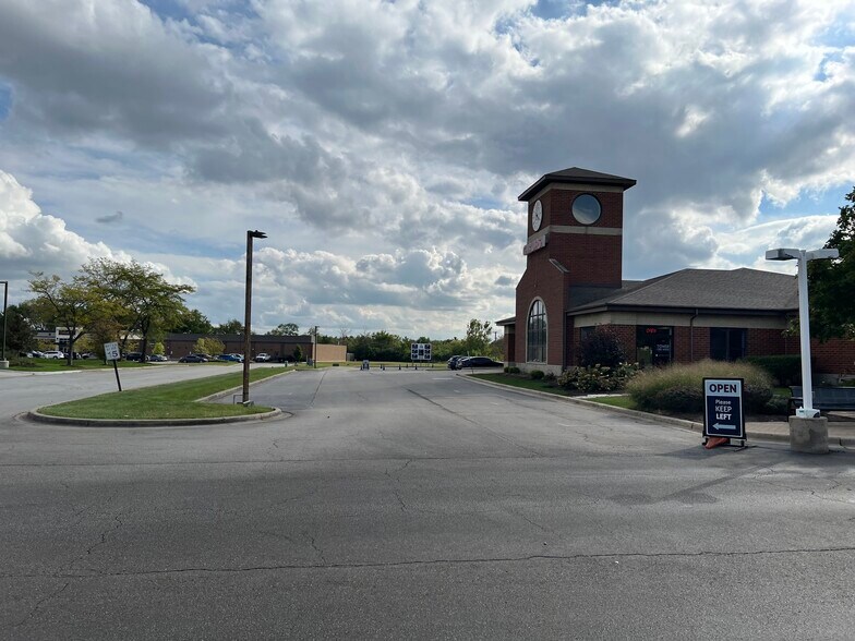 2120 Main St, Batavia, IL à vendre - Photo de l’immeuble – Image 2 sur 7