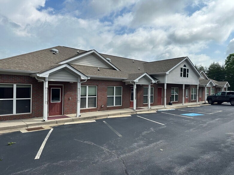 24 Alicia Ln, Dahlonega, GA à louer - Photo de l’immeuble – Image 3 sur 12