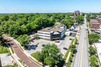 2700 Grand Ave, Des Moines, IA - VUE AÉRIENNE vue de carte - Image1
