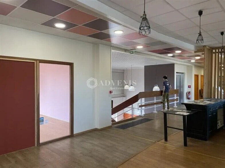 Bureau dans Bourg-en-Bresse à louer - Photo de l’immeuble – Image 3 sur 9