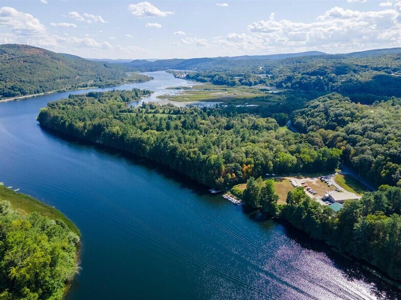 225 Missing Link Rd, Bellows Falls, VT à vendre - Aérien – Image 2 sur 42