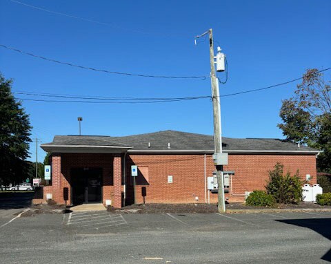 8097 Kings Hwy, King George, VA à vendre - Photo de l’immeuble – Image 2 sur 9