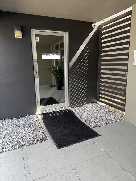 4101 SW 73rd Ave, Miami, FL à louer - Photo de l’immeuble – Image 3 sur 10