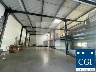 Plus de détails pour Local d'activités à louer