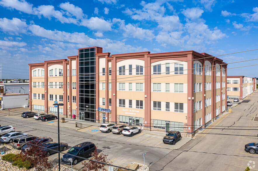 9422-9436 51 Ave NW, Edmonton, AB à louer - Photo de l’immeuble – Image 1 sur 9