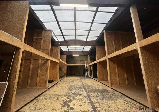 Plus de détails pour Bureau, Local d'activités à louer