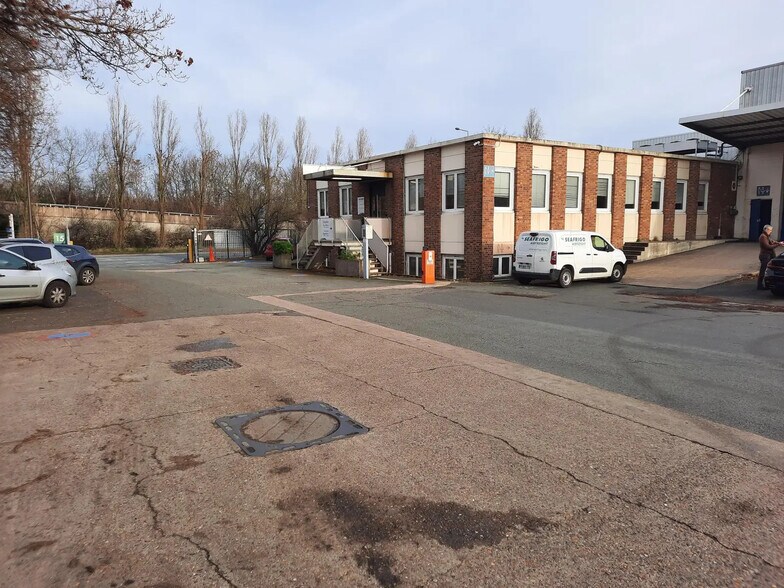 Industriel/Logistique dans Thiais à louer - Photo de l’immeuble – Image 2 sur 5