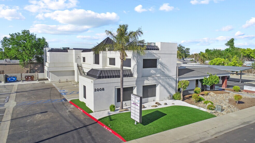 2008 W Dorothea Ave, Visalia, CA à louer - Photo de l’immeuble – Image 2 sur 28