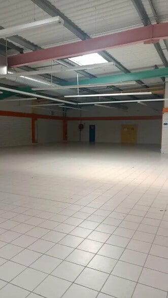 Local commercial dans Le Mans à louer - Photo de l’immeuble – Image 2 sur 4