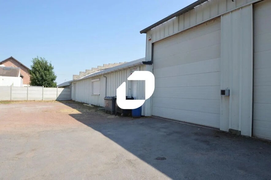Local d’activités dans Grenay à louer - Photo de l’immeuble – Image 3 sur 11