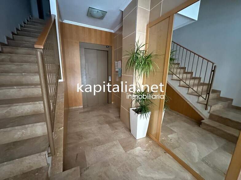 Local commercial dans València, Valencia à vendre - Photo de l’immeuble – Image 1 sur 17