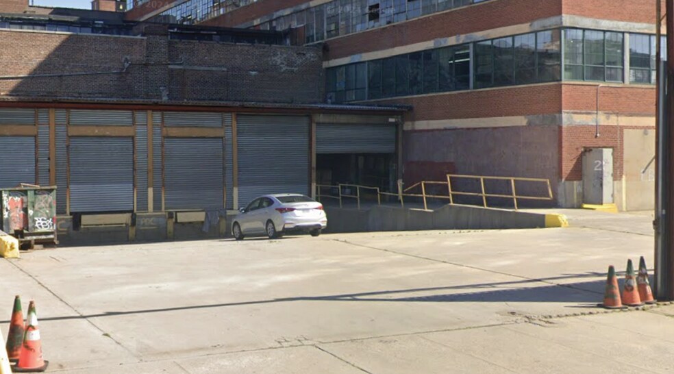 276-197 Greenpoint Ave, Brooklyn, NY à louer - Photo de l’immeuble – Image 2 sur 6