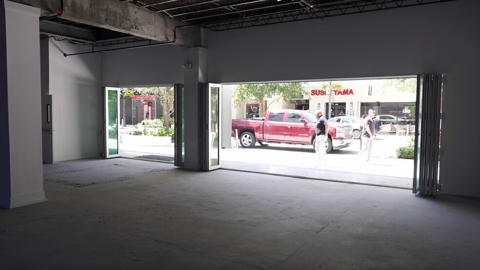 325 Clematis St, West Palm Beach, FL à louer - Photo de l’immeuble – Image 2 sur 13