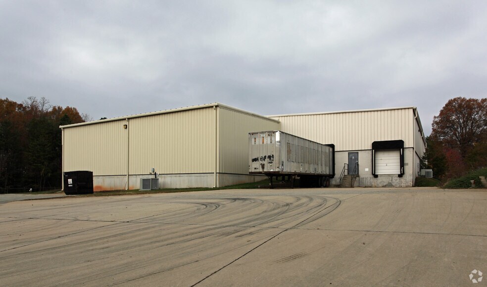 7609 Canoe Rd, Greensboro, NC à vendre - Photo de l’immeuble – Image 3 sur 12