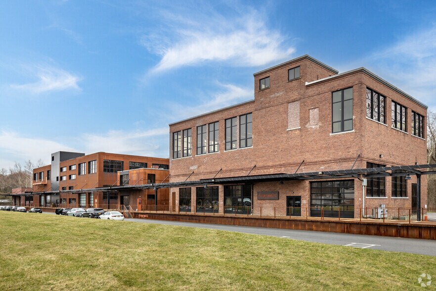 4 E Frederick Pl, Cedar Knolls, NJ à louer - Photo de l’immeuble – Image 2 sur 8