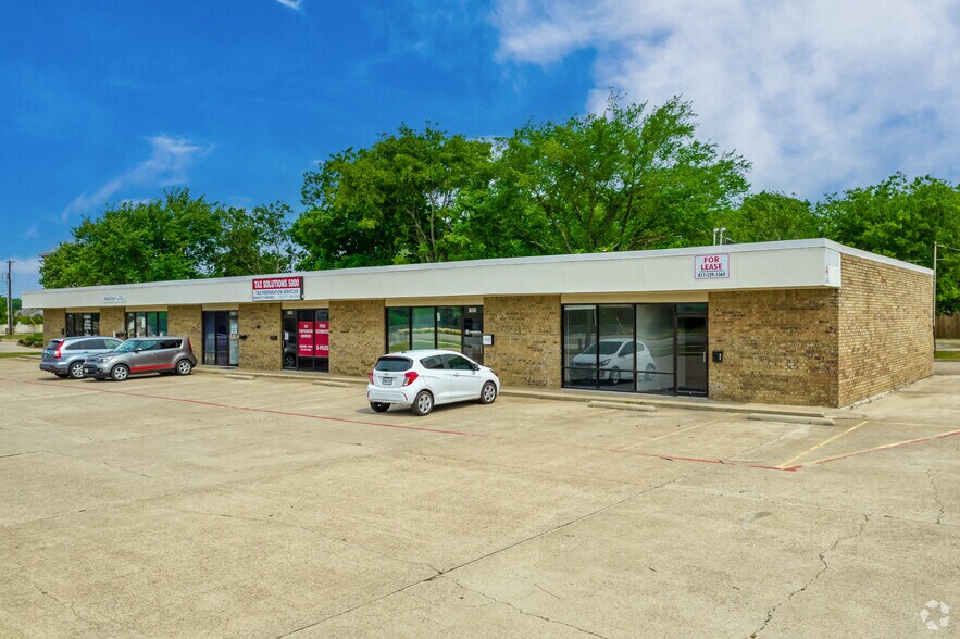 7075-7085 Baker Blvd, Richland Hills, TX à louer - Photo de l’immeuble – Image 2 sur 4
