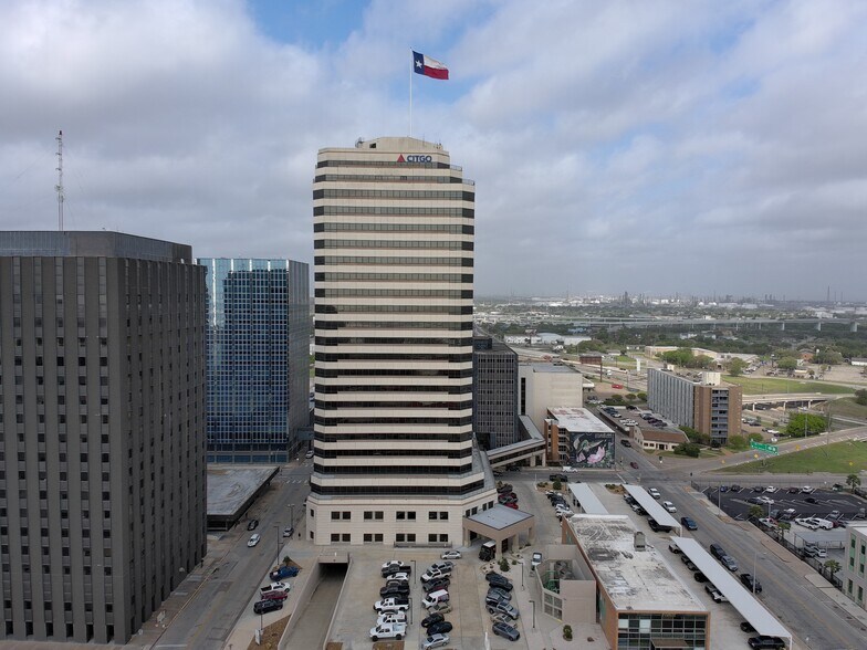 802 N Carancahua St, Corpus Christi, TX à louer - Aérien – Image 2 sur 21