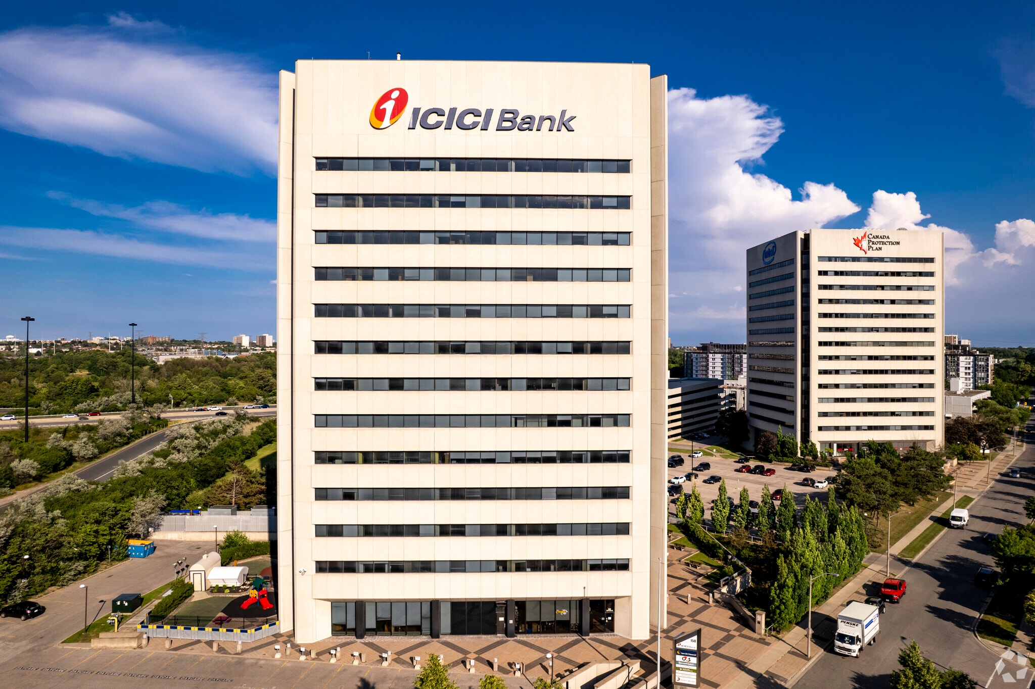 150 Ferrand Dr, Toronto, ON à louer Photo principale– Image 1 sur 13