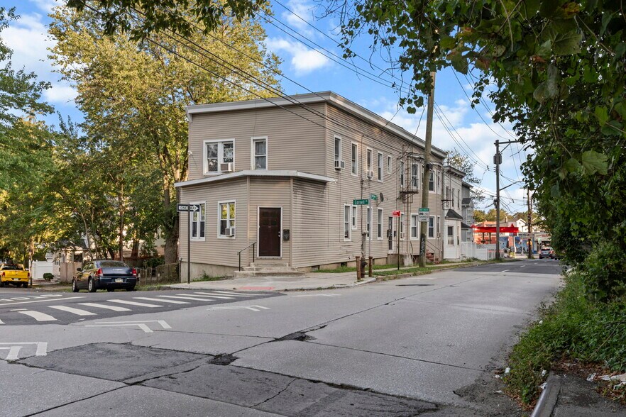 1023-1029 Van Duzer St, Staten Island, NY à vendre - Photo de l’immeuble – Image 3 sur 15