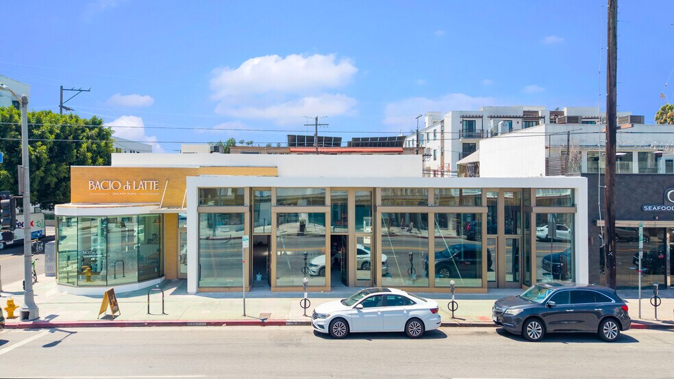 8400 W 3rd St, Los Angeles, CA à louer - Photo de l’immeuble – Image 2 sur 13