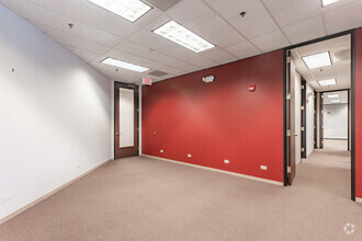 750 W Lake Cook Rd, Buffalo Grove, IL à louer Photo intérieure– Image 2 sur 6
