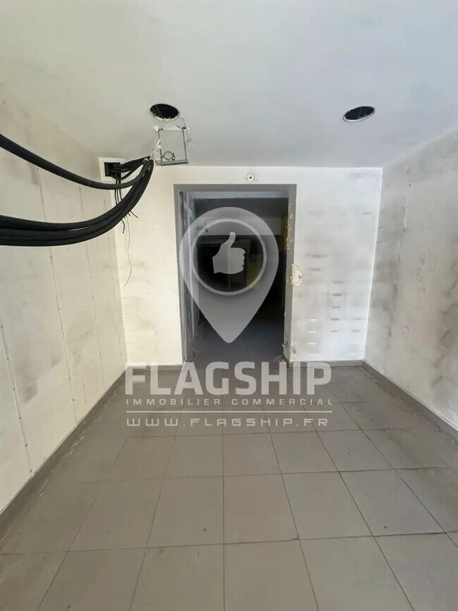 Plus de détails pour Local commercial à louer