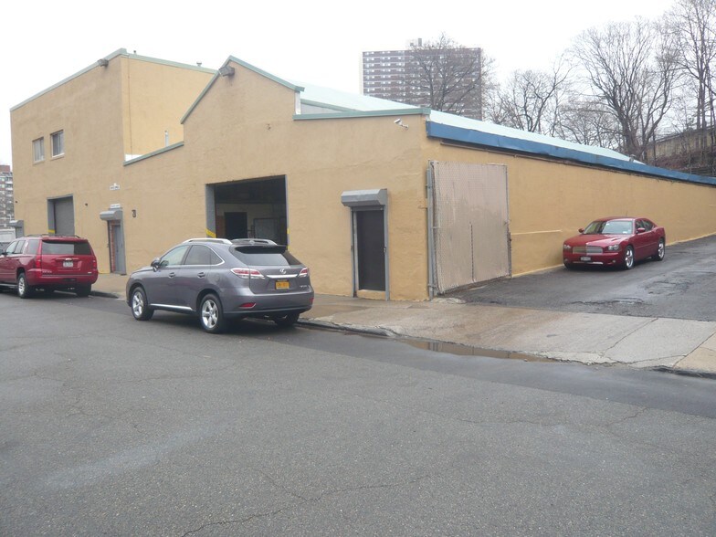 70 Saint Casimir Ave, Yonkers, NY à louer - Photo de l’immeuble – Image 2 sur 21