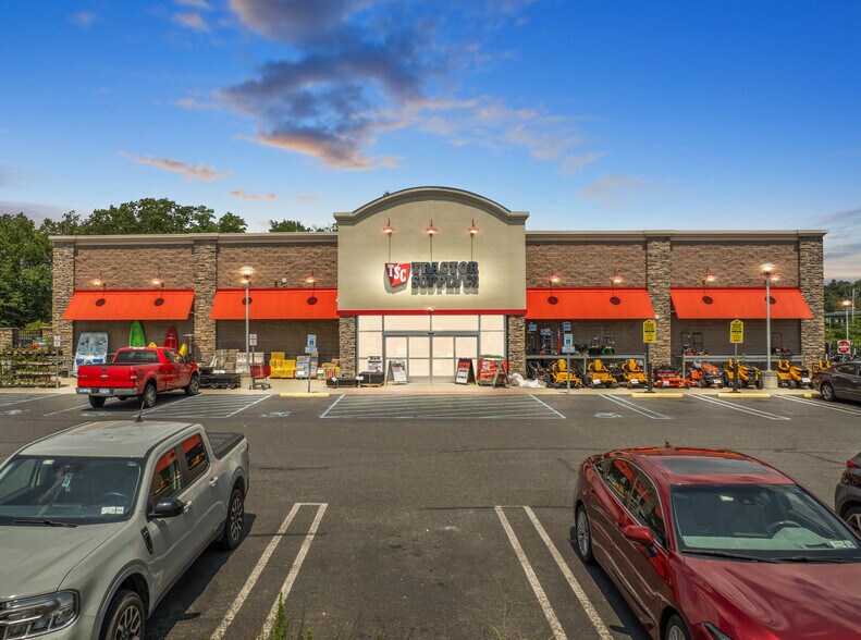 1611 Ulster Ave, Lake Katrine, NY à vendre - Photo de l’immeuble – Image 1 sur 6