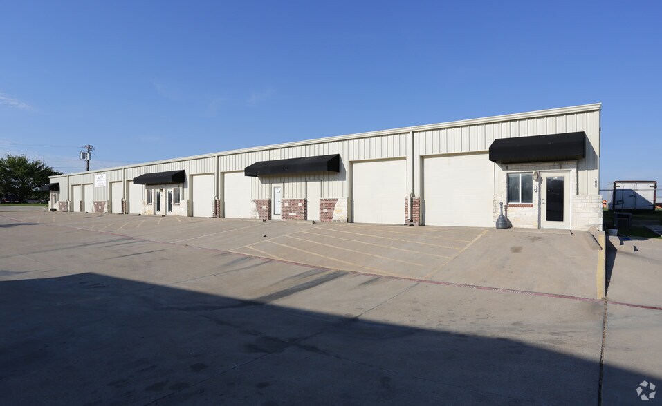 400 Industrial Blvd, Mansfield, TX à louer - Photo de l’immeuble – Image 2 sur 2