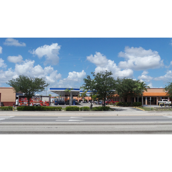 2700-2798 NW 167th St, Opa Locka, FL à louer - Photo de l’immeuble – Image 2 sur 10