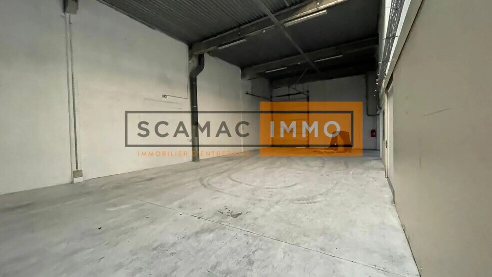 Industriel/Logistique dans Éragny à louer - Photo de l’immeuble – Image 2 sur 8