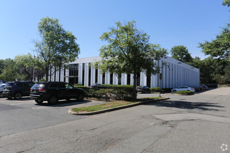 3 Wing Dr, Cedar Knolls, NJ à louer - Photo de l’immeuble – Image 3 sur 4