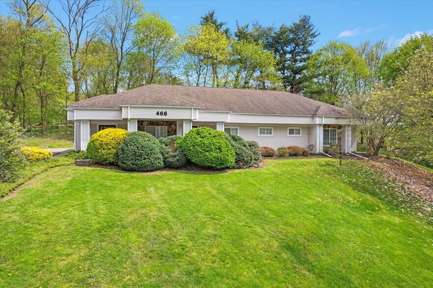 468 Gidney Ave, Newburgh, NY à vendre - Photo principale – Image 1 sur 43