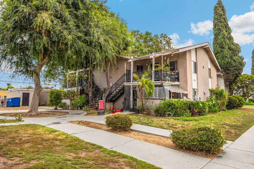 3117 Pearl Dr, Fullerton, CA à vendre - Photo de l’immeuble – Image 2 sur 21