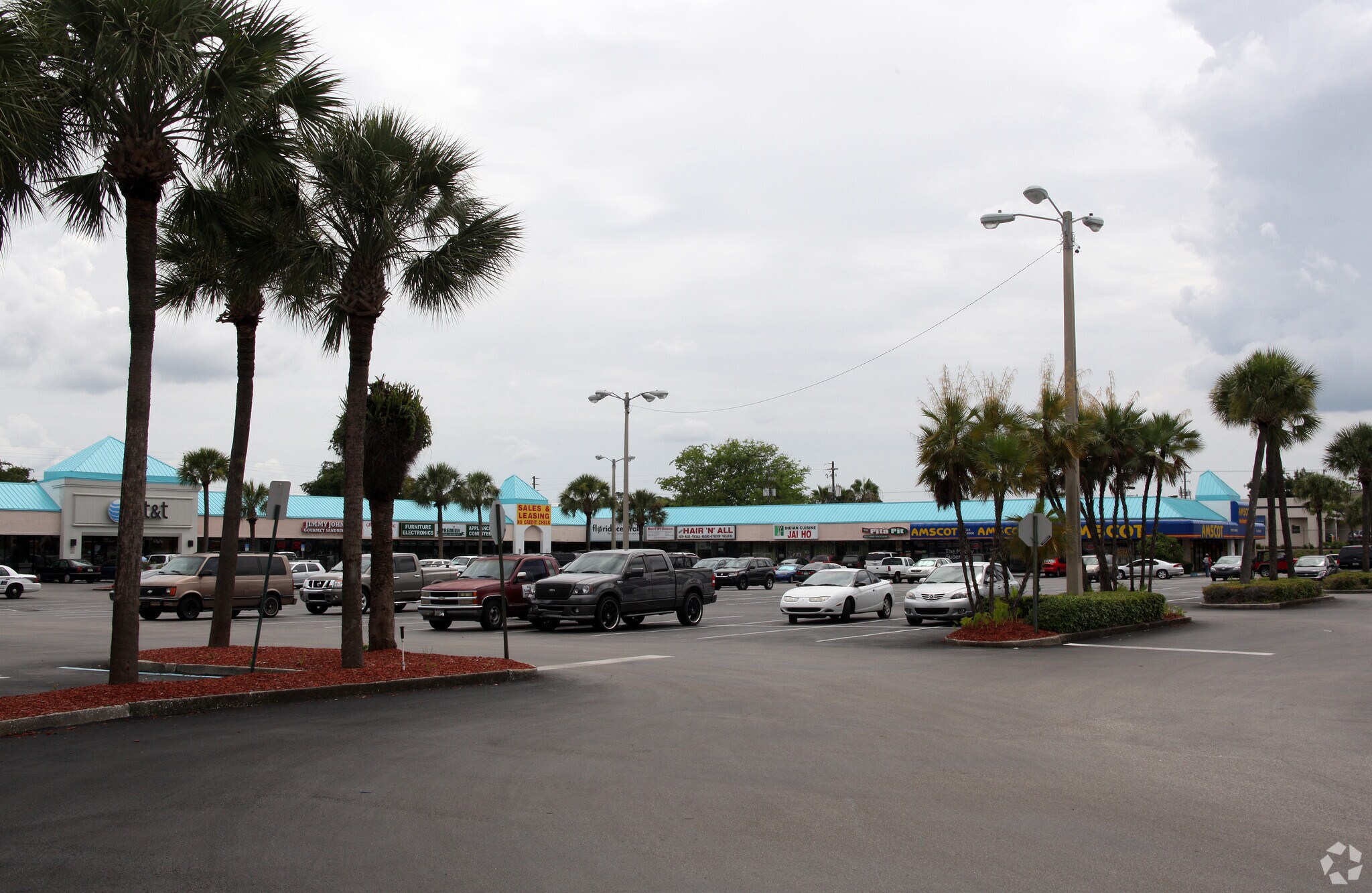2301 E Fowler Ave, Tampa, FL à louer Photo principale– Image 1 sur 5