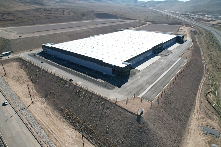 Comstock Commerce Center, Sparks, NV à louer - Photo de l’immeuble – Image 2 sur 5