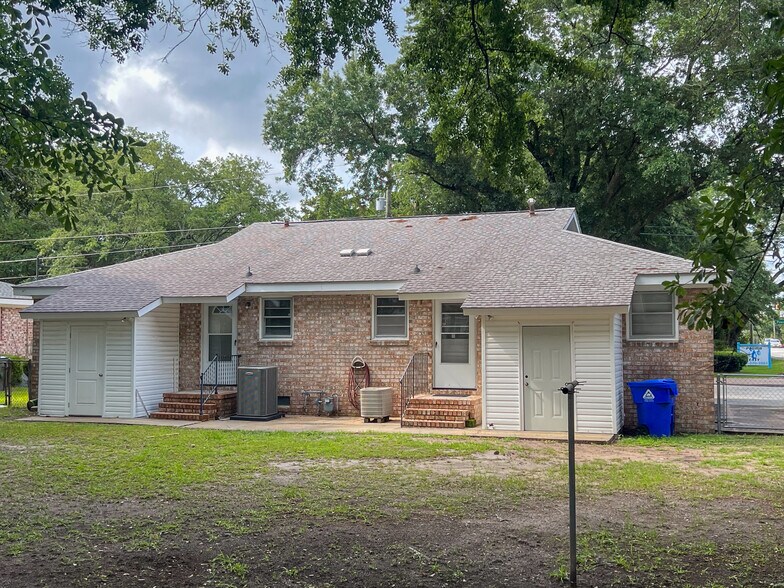 1740 Pinecrest Rd, Charleston, SC à vendre - Photo de l’immeuble – Image 2 sur 12