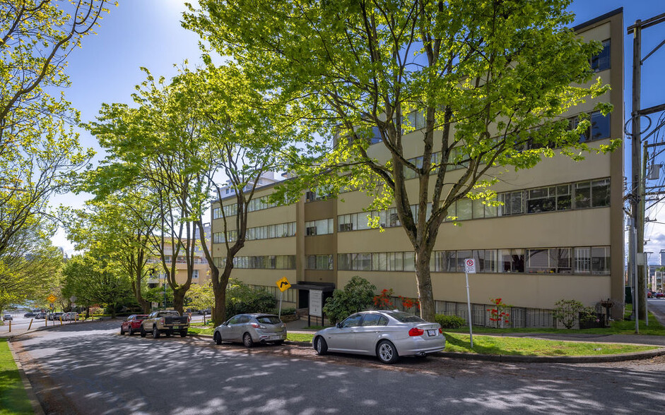 1315 Broughton St, Vancouver, BC à vendre - Photo de l’immeuble – Image 2 sur 7
