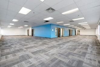 4451-4479 Laval Aut W, Laval, QC à louer Photo intérieure– Image 1 sur 7