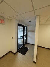 2035 Hamburg Tpke, Wayne, NJ à louer Hall d’entrée– Image 1 sur 9