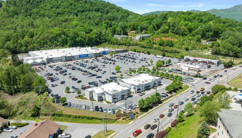 Sylva Shops portefeuille de 2 biens à vendre sur LoopNet.fr Photo de l’immeuble– Image 1 sur 6