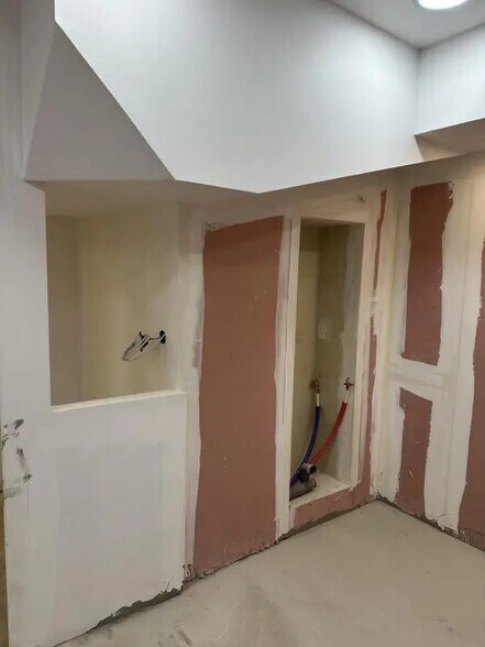 Local commercial dans Paris à louer - Photo intérieure – Image 3 sur 13