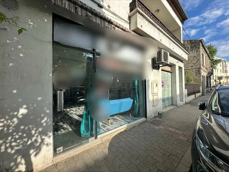 Local commercial dans Arles à louer - Photo de l’immeuble – Image 1 sur 7