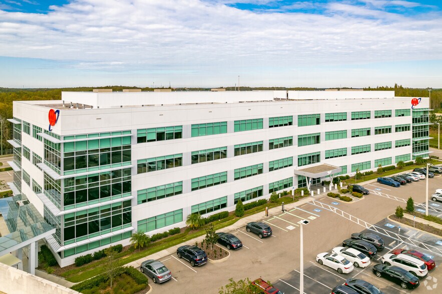 8733 Henderson Rd, Tampa, FL à louer - Photo de l’immeuble – Image 3 sur 5